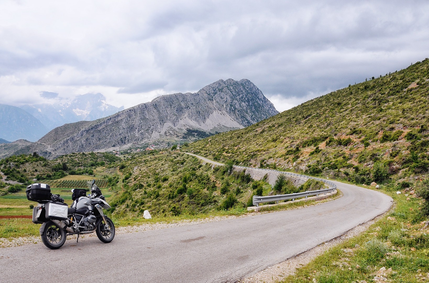 Ruta En Moto Intrigante Sureste de Europa