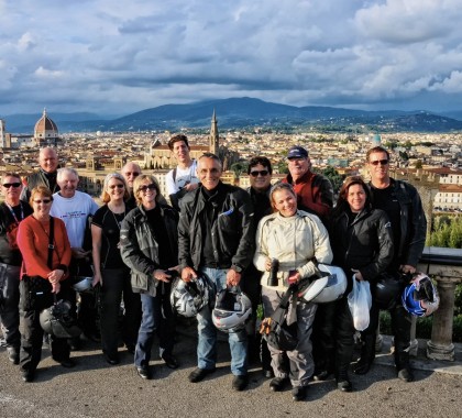 Tour de Motocicleta “Toscana-Sardenha-Córsega”